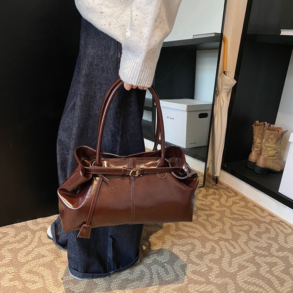 Winter Oil PU Leather Hobo Han - Leather Work Handbags For Women recension och pris