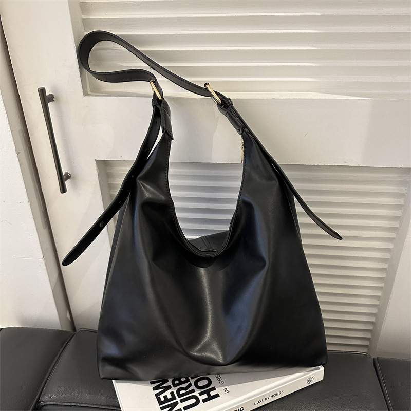 Sleek Black Leather Shoulder U - Leather Work Outfit recension och pris