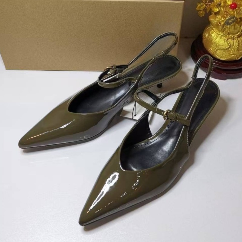 Patent Leather Elegant Office  - Leatherwork Designs recension och pris